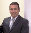 Mg. Ing. Miguel Vidaurre Falcon Ingeniero Industrial Universidad Ricardo Palma y MBA Universidad del Pacifico, bilingüe, con 25 anos de experiencia, de los cuales 16 anos como gerente de division (comercial y post venta), y gerente de servicios para empresas representantes de marca de maquinaria pesada, automotriz y equipos industriales. Trayectoria inicial en gestion de mantenimiento, supervision de maquinaria pesada y liviana de construccion. Ha sido Gerente de Division de