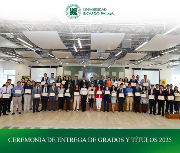 Entrega de Grados Académicos y Títulos Profesionales