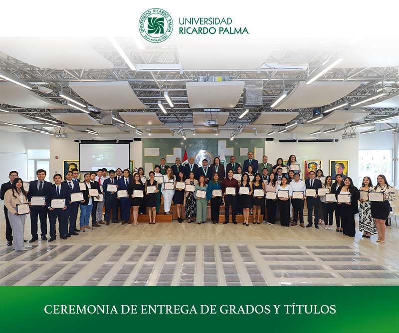 CEREMONIA DE ENTREGA DE GRADOS Y TITULOS