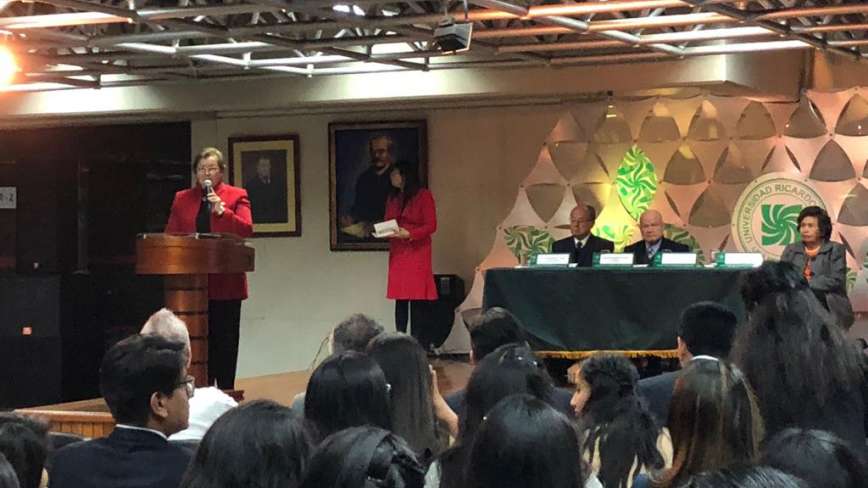La Facultad de Medicina Humana, como organizacion educativa de nivel superior, tiene como preocupacion permanente la mejora de la calidad de servicio y de la gestion educativa. En ese contexto, promueve el desarrollo de aquellos valores propios de la Universidad Ricardo Palma en el marco de la mision institucional, estableciendo actividades orientadas a la formacion integral de nuestros estudiantes de medicina, que le permitan el mejor desempeno profesional, con una atencion