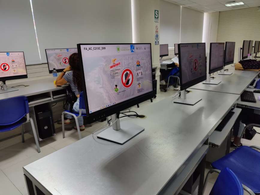 El Laboratorio de Computo Avanzado es un organo de apoyo de la Facultad, altamente especializado, responsable de aplicar los avances tecnologicos en informatica a la formacion profesional, a la investigacion cientifica a la extension universitaria y proyeccion social y a la administracion de los sistemas de informacion.Jefe de Laboratorio de Computo FAU:Sr. Manuel Sanchez Urteaga